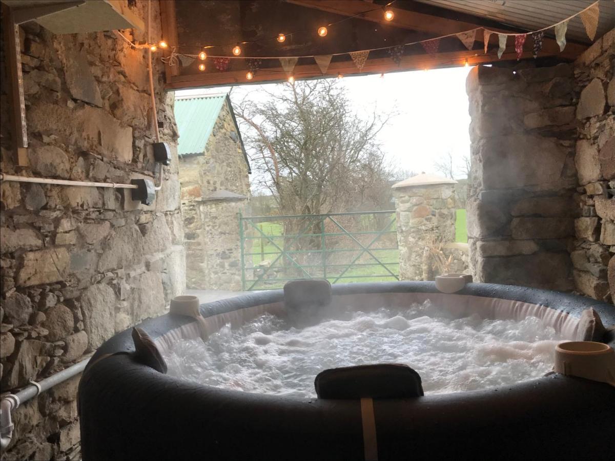 Mournes Family Cottage With Hot Tub Hilltown Exterior photo