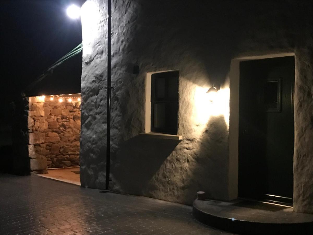 Mournes Family Cottage With Hot Tub Hilltown Exterior photo