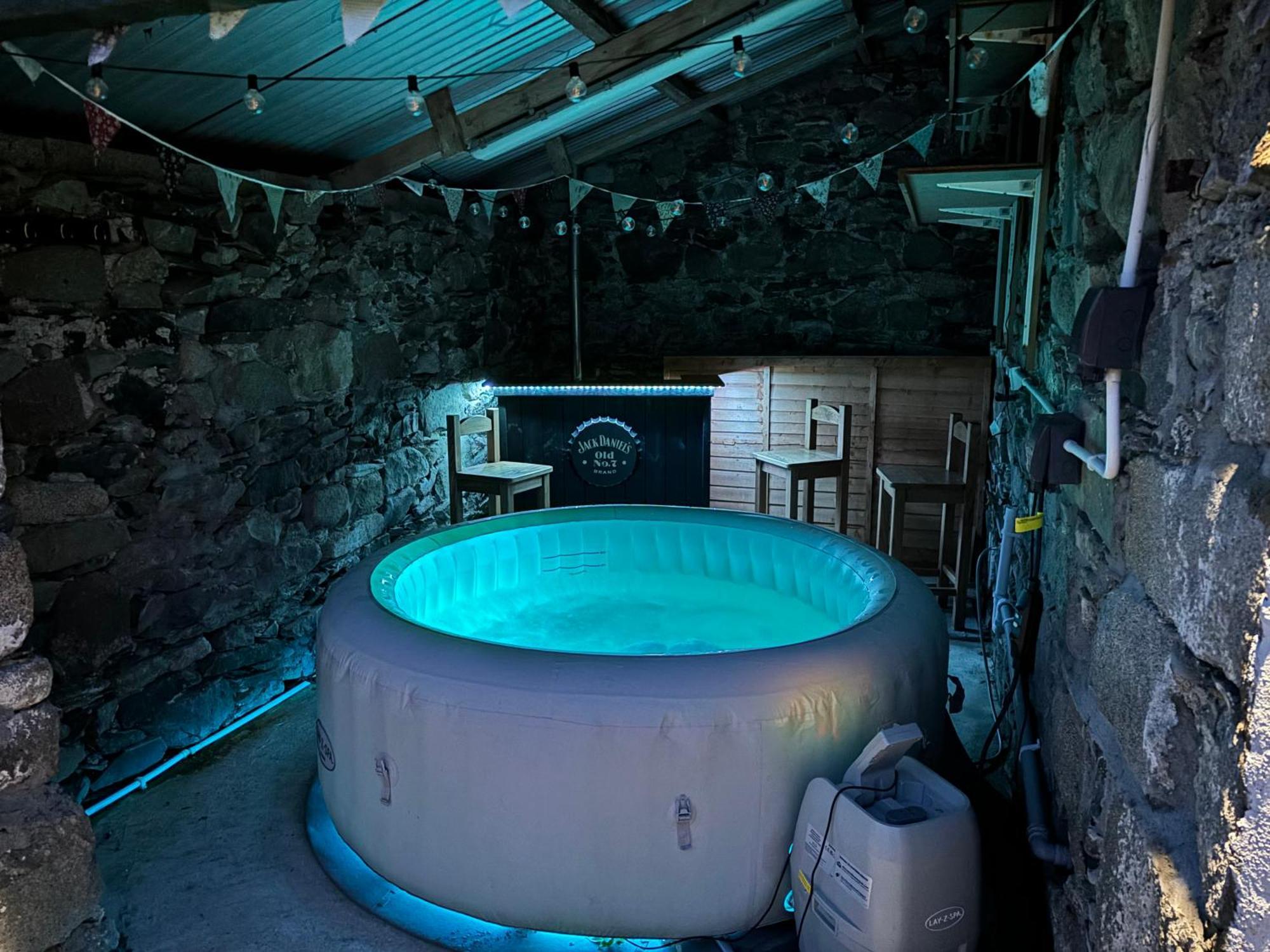 Mournes Family Cottage With Hot Tub Hilltown Exterior photo