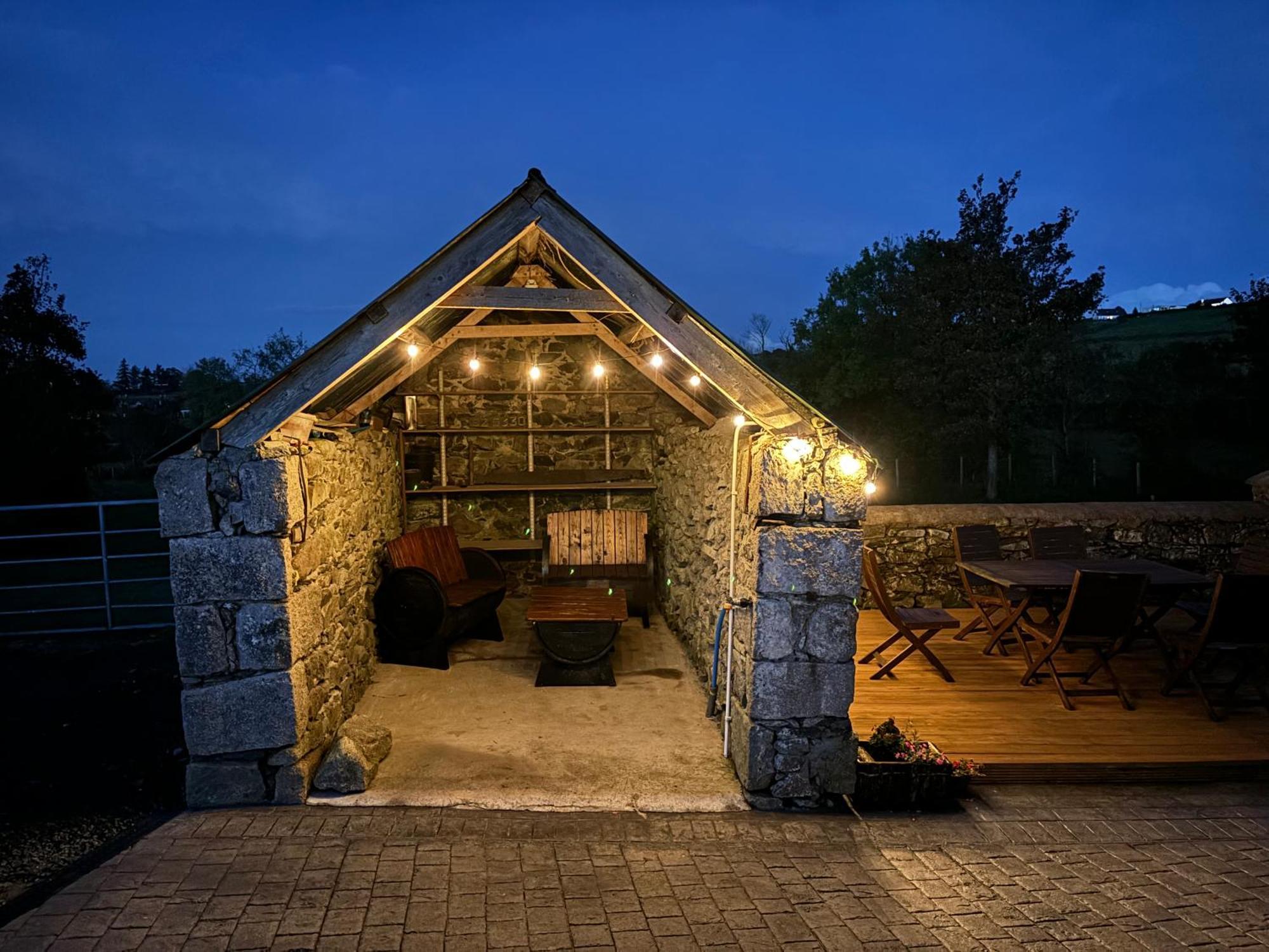 Mournes Family Cottage With Hot Tub Hilltown Exterior photo